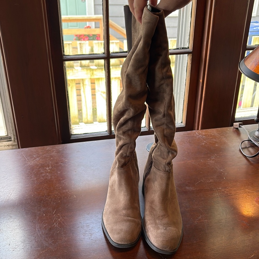 Kenneth Cole size 9, suede slouch boots